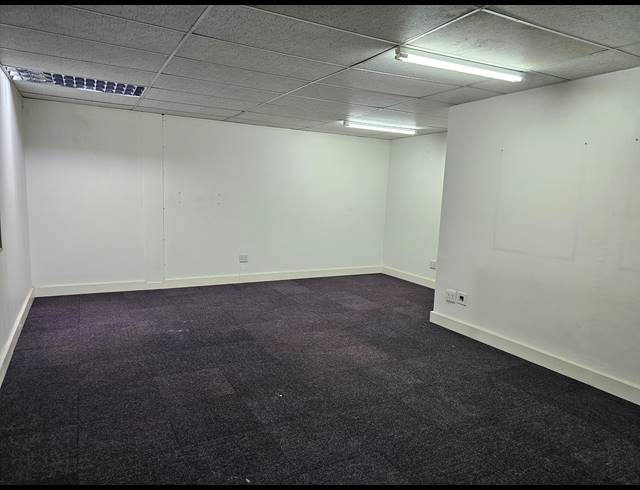 994M² FACTORY TO LET IN KYA SANDS